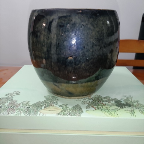 古玩陶瓷明末清初,窯變玉碧底黑釉案缸拍賣,當前價格67元