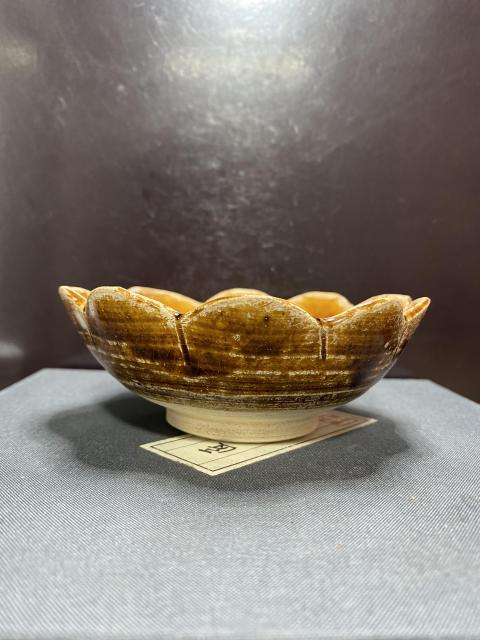 古玩陶瓷宋吉州窯黃釉葵口洗拍賣，當前價格4880元
