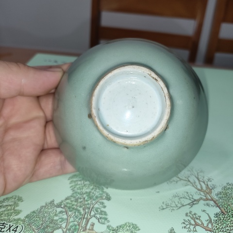 古玩陶瓷清中期,豆青釉茶園拍賣,當前價格130元