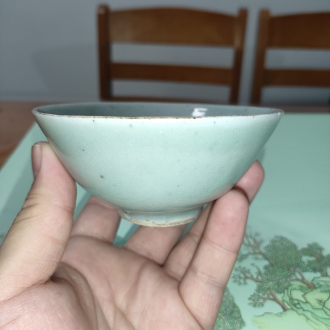 古玩陶瓷清中期,豆青釉茶園拍賣,當前價格130元