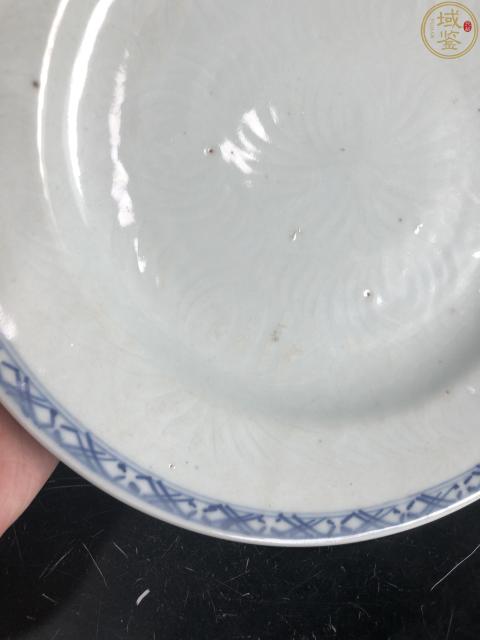 古玩陶瓷康熙青花暗刻紋盤拍賣,當前價格880元
