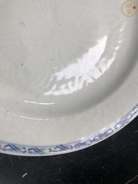 古玩陶瓷康熙青花暗刻紋盤拍賣,當前價格880元