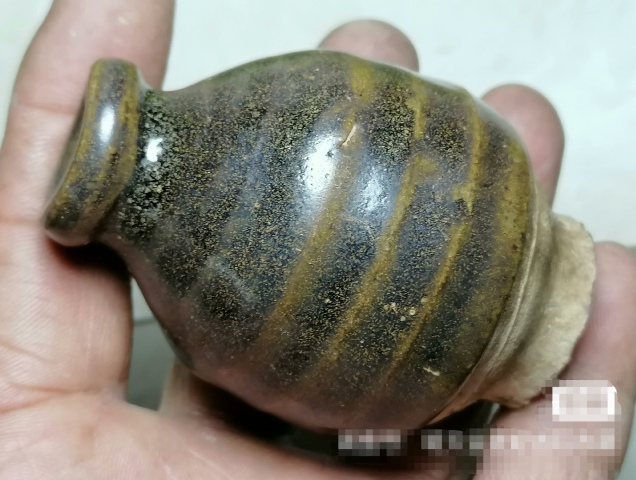 古玩陶瓷褐釉唇口瓶拍賣，當前價格380元