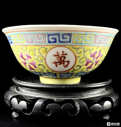 古玩陶瓷晚清民國·紅地粉彩花卉紋萬壽無疆碗拍賣,當(dāng)前價(jià)格1288元