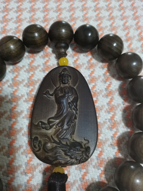 古玩雜項(xiàng)楠木手串觀音菩薩雕件拍賣,當(dāng)前價(jià)格1000元
