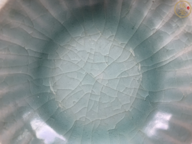 古玩陶瓷龍泉青瓷菊瓣洗拍賣，當前價格69999元