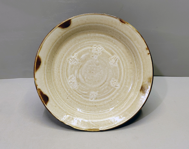 古玩陶瓷元明外紫金釉內(nèi)白釉折沿盤拍賣，當(dāng)前價格180元