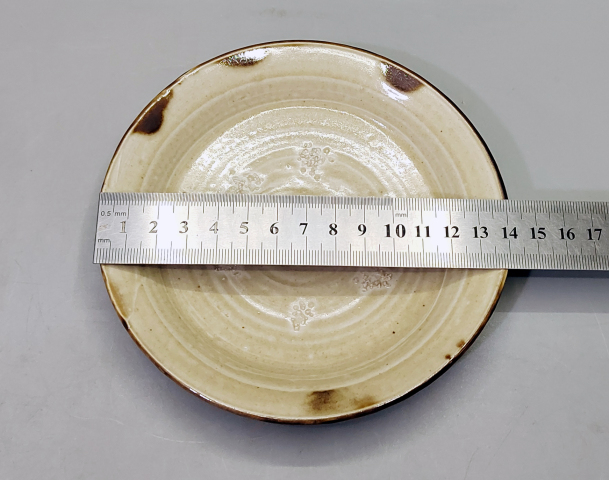 古玩陶瓷元明外紫金釉內(nèi)白釉折沿盤拍賣，當(dāng)前價格180元