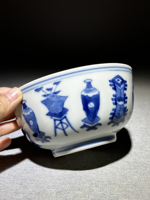 古玩陶瓷清中期青花博古清供圖墩式碗拍賣,當前價格2588元