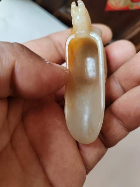 古玩玉器漢代玉雕“龍耳執杯”拍賣，當前價格2999元
