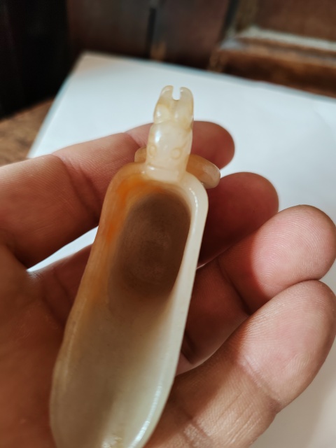 古玩玉器漢代玉雕“龍耳執杯”拍賣，當前價格2999元