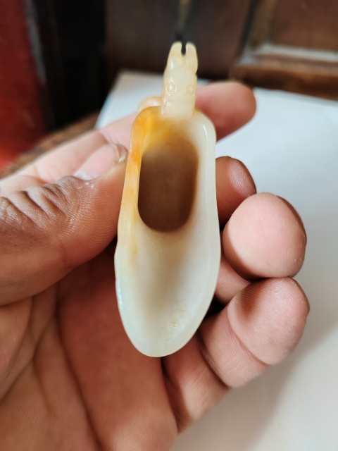 古玩玉器漢代玉雕“龍耳執杯”拍賣，當前價格2999元