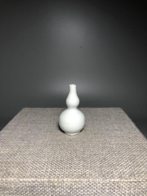 古玩陶瓷清康熙，甜白釉葫蘆瓶拍賣，當(dāng)前價(jià)格1600元