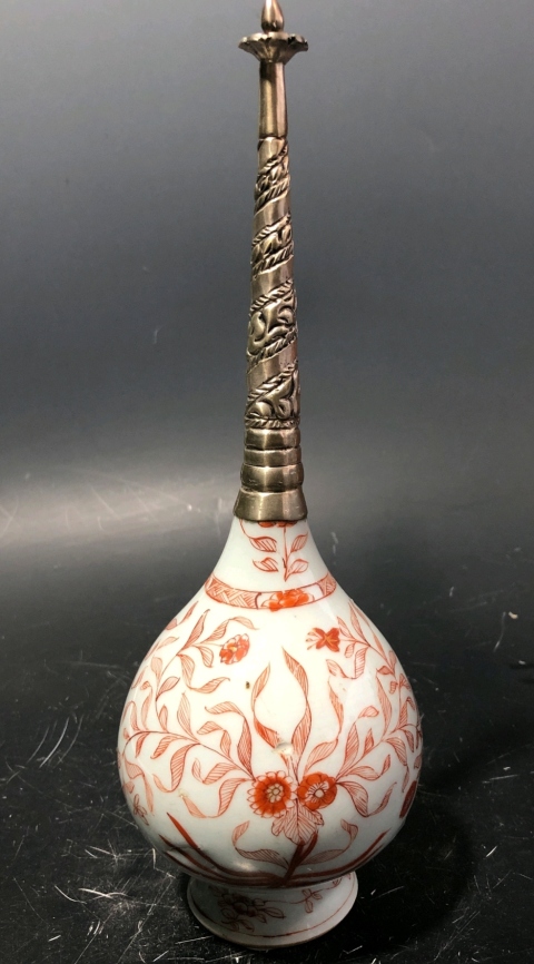 古玩陶瓷康熙礬紅花卉紋荸薺瓶拍賣,當(dāng)前價(jià)格2300元