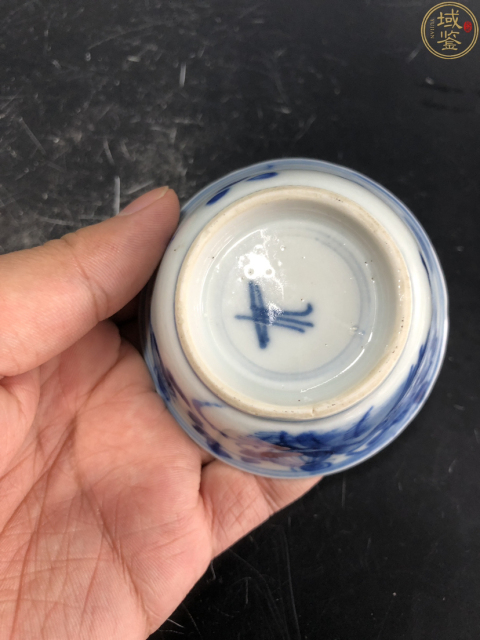 古玩陶瓷康熙青花花卉壓手杯拍賣，當前價格1100元