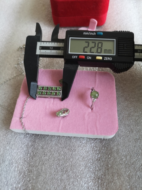 古玩玉器天然翡翠鑲嵌首飾拍賣,當前價格550元