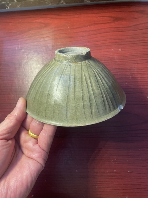 古玩陶瓷金村窯青釉刻花斗笠碗拍賣,當(dāng)前價格2588元