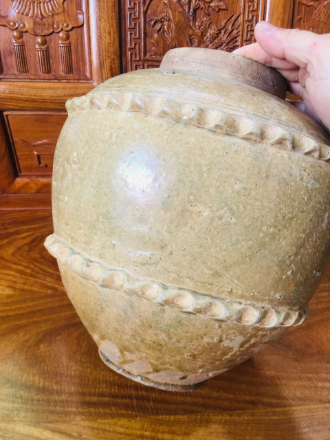古玩陶瓷（館藏級(jí)）波浪釘青釉大罐（館藏精品）拍賣，當(dāng)前價(jià)格2888元