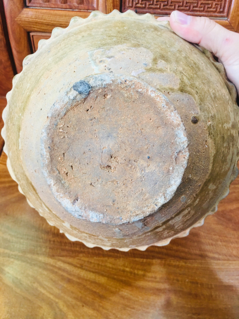 古玩陶瓷（館藏級(jí)）波浪釘青釉大罐（館藏精品）拍賣，當(dāng)前價(jià)格2888元