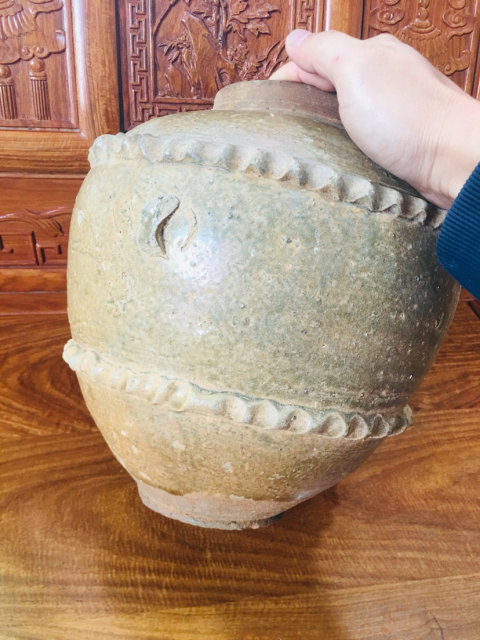 古玩陶瓷（館藏級(jí)）波浪釘青釉大罐（館藏精品）拍賣，當(dāng)前價(jià)格2888元