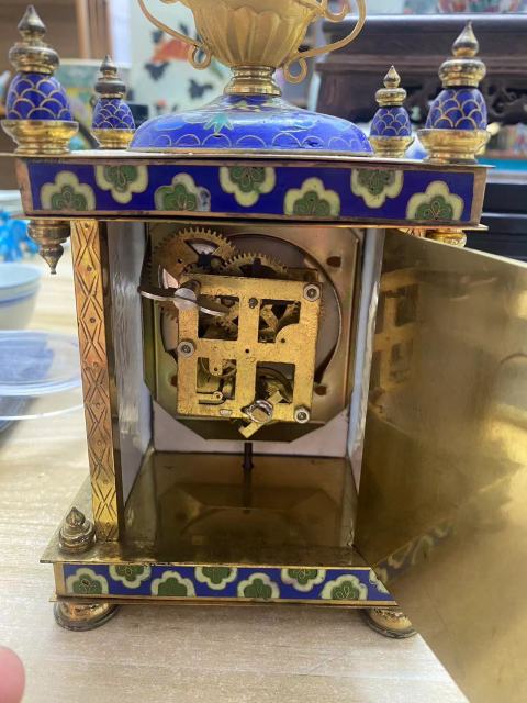 古玩雜項(xiàng)琺瑯彩座鐘拍賣，當(dāng)前價(jià)格1500元