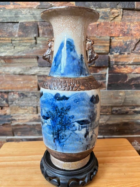 中国古玩黄釉刻花文双耳花瓶