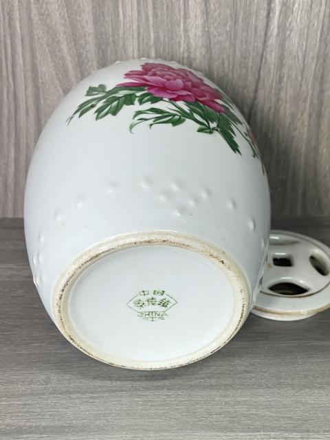 古玩陶瓷粉彩花卉紋鼓釘罐拍賣，當前價格280元