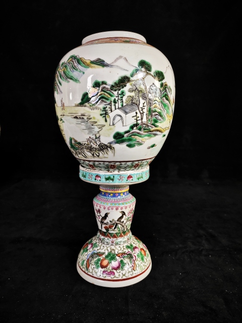 古玩陶瓷粉彩通景山水花鳥圖燈拍賣,當前價格24800元