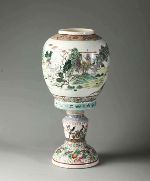 古玩陶瓷粉彩通景山水花鳥圖燈拍賣,當前價格24800元