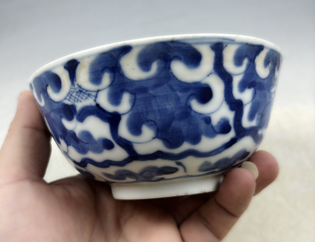 域鉴古玩】青花云龙三现图茶碗拍卖价格/图片/值多少钱