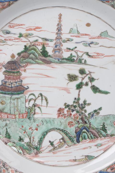 古玩陶瓷【8713】清康熙 五彩山水樓閣圖花口大盤拍賣,當前價格11680元