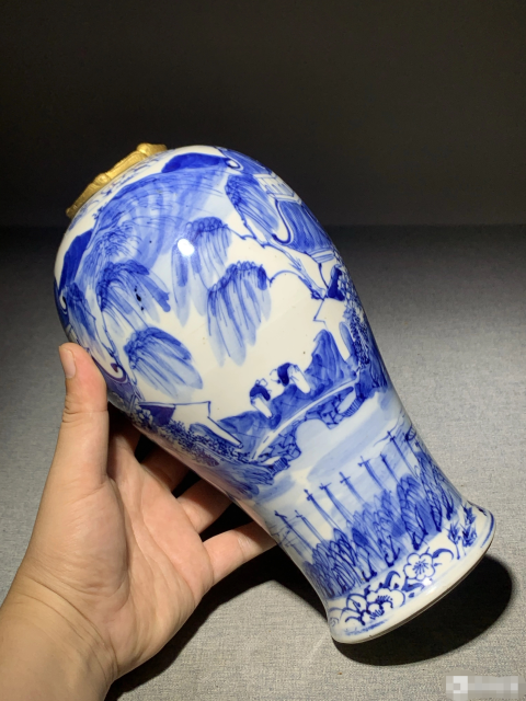 古玩陶瓷清中晚期青花山水人物紋瓶拍賣,當前價格999元