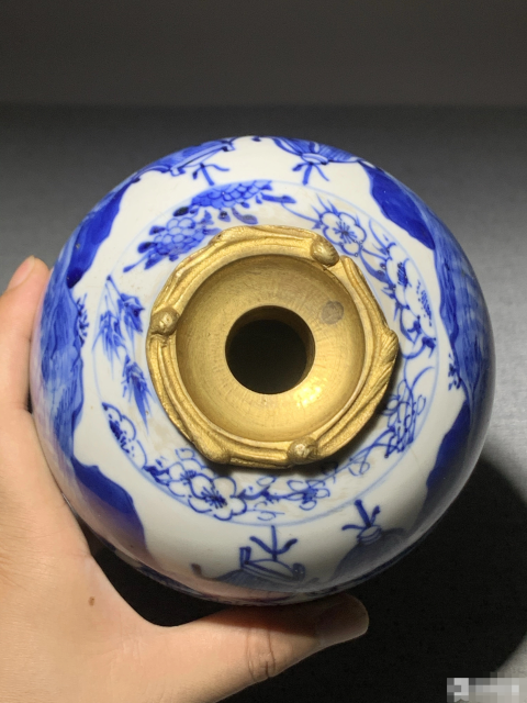 古玩陶瓷清中晚期青花山水人物紋瓶拍賣,當前價格999元