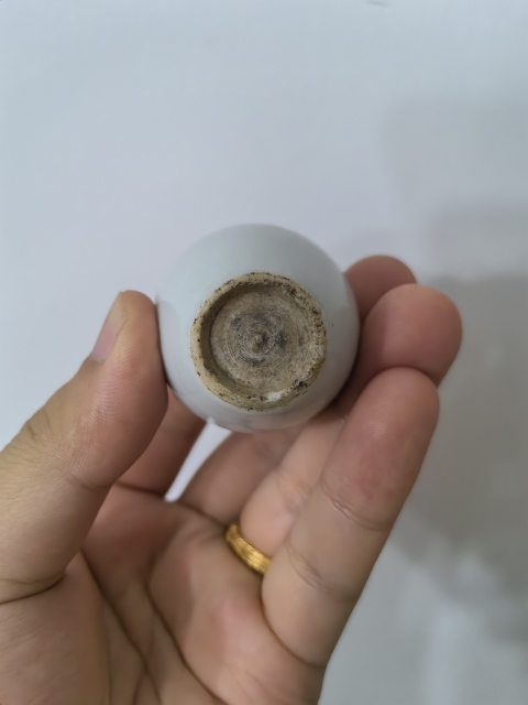 古玩陶瓷清雍正白釉蛋型水盂拍賣，當(dāng)前價格6500元