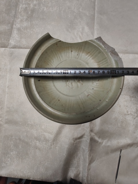 古玩陶瓷元代龍泉刻花青釉盤拍賣,當前價格2980元