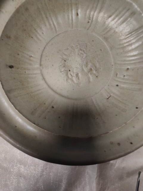 古玩陶瓷元代龍泉刻花青釉盤拍賣,當前價格2980元