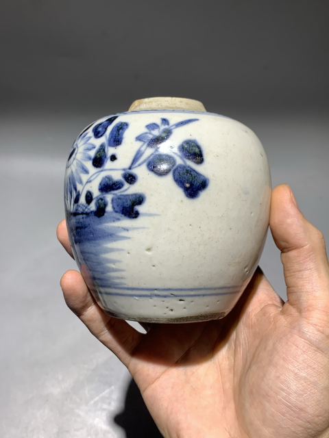 古玩陶瓷清代中期青花欄桿菊紋罐拍賣，當前價格888元