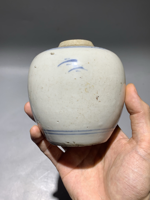 古玩陶瓷清代中期青花欄桿菊紋罐拍賣，當前價格888元