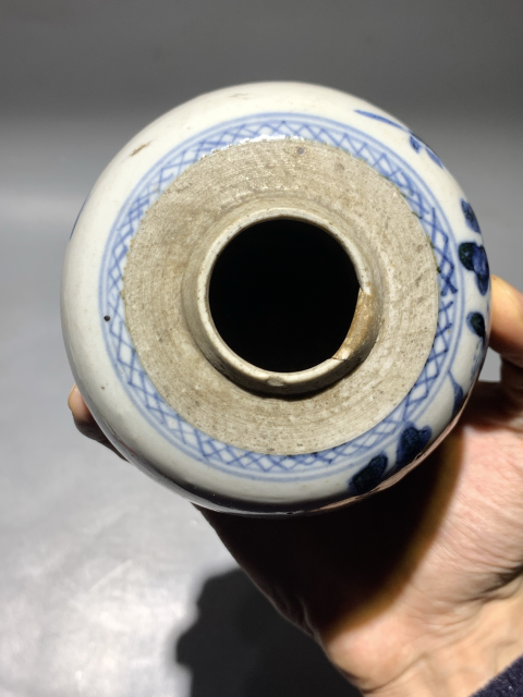 古玩陶瓷清代中期青花欄桿菊紋罐拍賣，當前價格888元