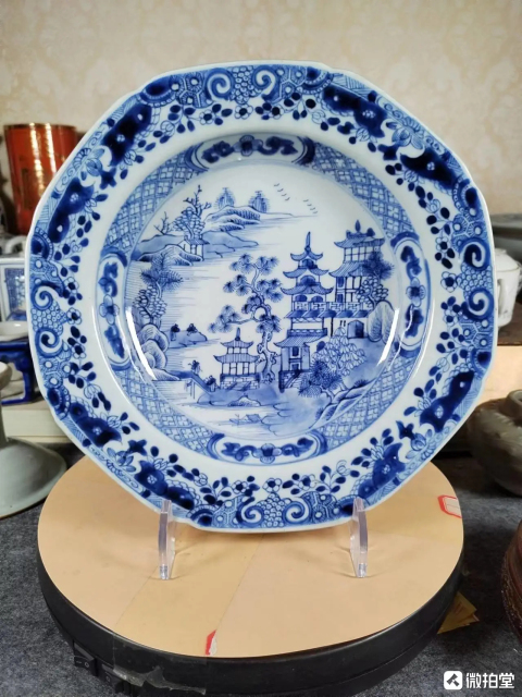 古玩陶瓷清乾隆·青花山水人物樓閣紋八方盤拍賣,當(dāng)前價格1999元
