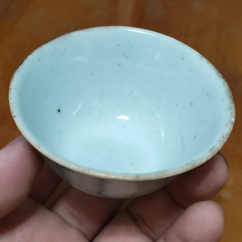 古玩陶瓷清中期,豆青釉茶盞拍賣,當前價格200元