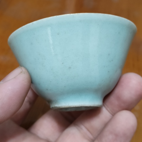 古玩陶瓷清中期,豆青釉茶盞拍賣,當前價格200元