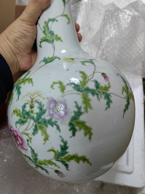 古玩陶瓷粉彩花卉紋天球瓶拍賣,當前價格3000元