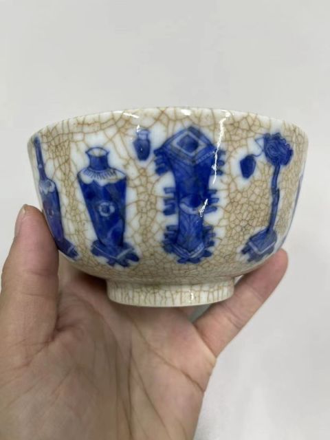 域鉴古玩】【道光】【收藏级】哥釉青花金玉满堂博古图墩式碗