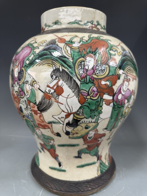 古玩陶瓷一對(duì)哥釉五彩刀馬人物戰(zhàn)將紋將軍罐拍賣,當(dāng)前價(jià)格16500元
