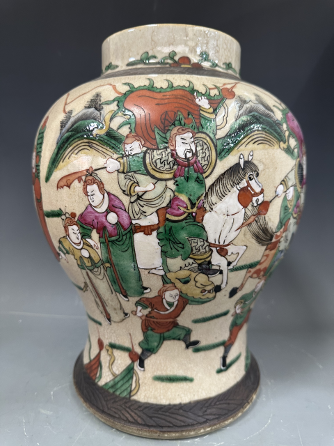 古玩陶瓷一對(duì)哥釉五彩刀馬人物戰(zhàn)將紋將軍罐拍賣,當(dāng)前價(jià)格16500元