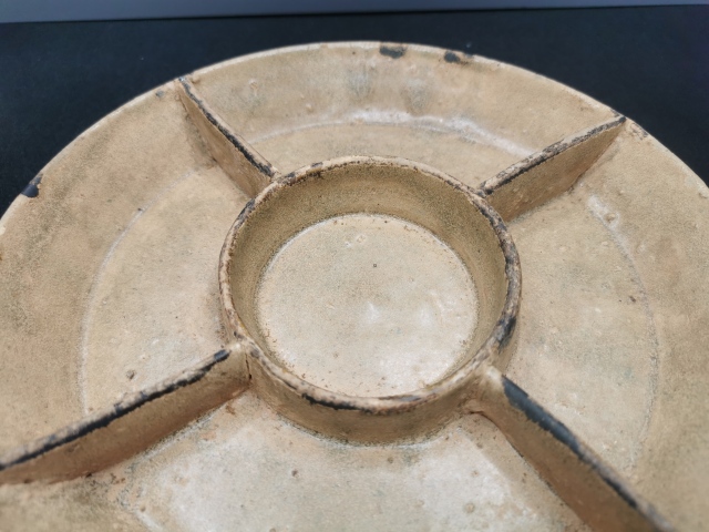 古玩陶瓷青瓷隔盤拍賣，當前價格12000元