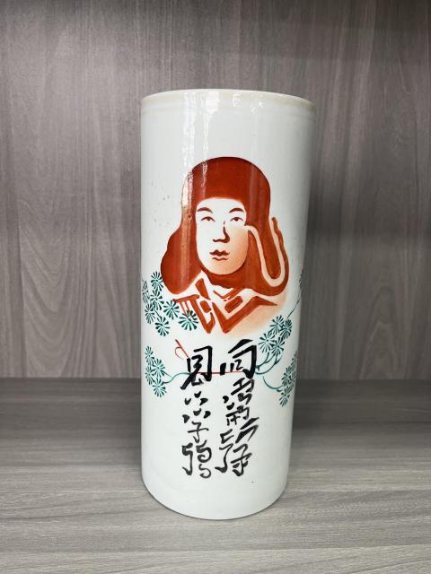 古玩陶瓷粉彩雷鋒同志像帽筒拍賣，當前價格380元
