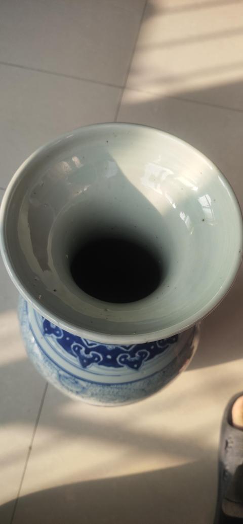 古玩陶瓷80年代青花淡描花卉八寶紋盤口瓶拍賣，當前價格500元