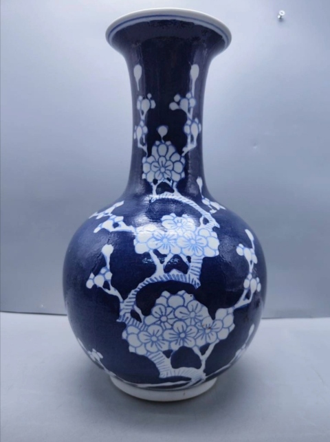 古玩陶瓷青花留白冰梅圖撇口瓶拍賣，當(dāng)前價(jià)格1698元